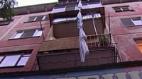 Пенсионерка пыталась выбраться  из окна с 3 этажа при помощи связанных простыней
