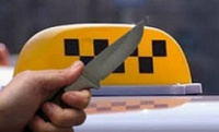 В Энгельсе двое молодых людей напали на таксиста
