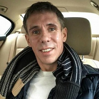 Алексей Панин катался на иномарке по пешеходному проспекту Саратова