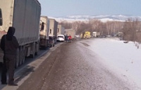В Хвалынском районе фура угодила в кювет В Хвалынском районе фура угодила в кювет